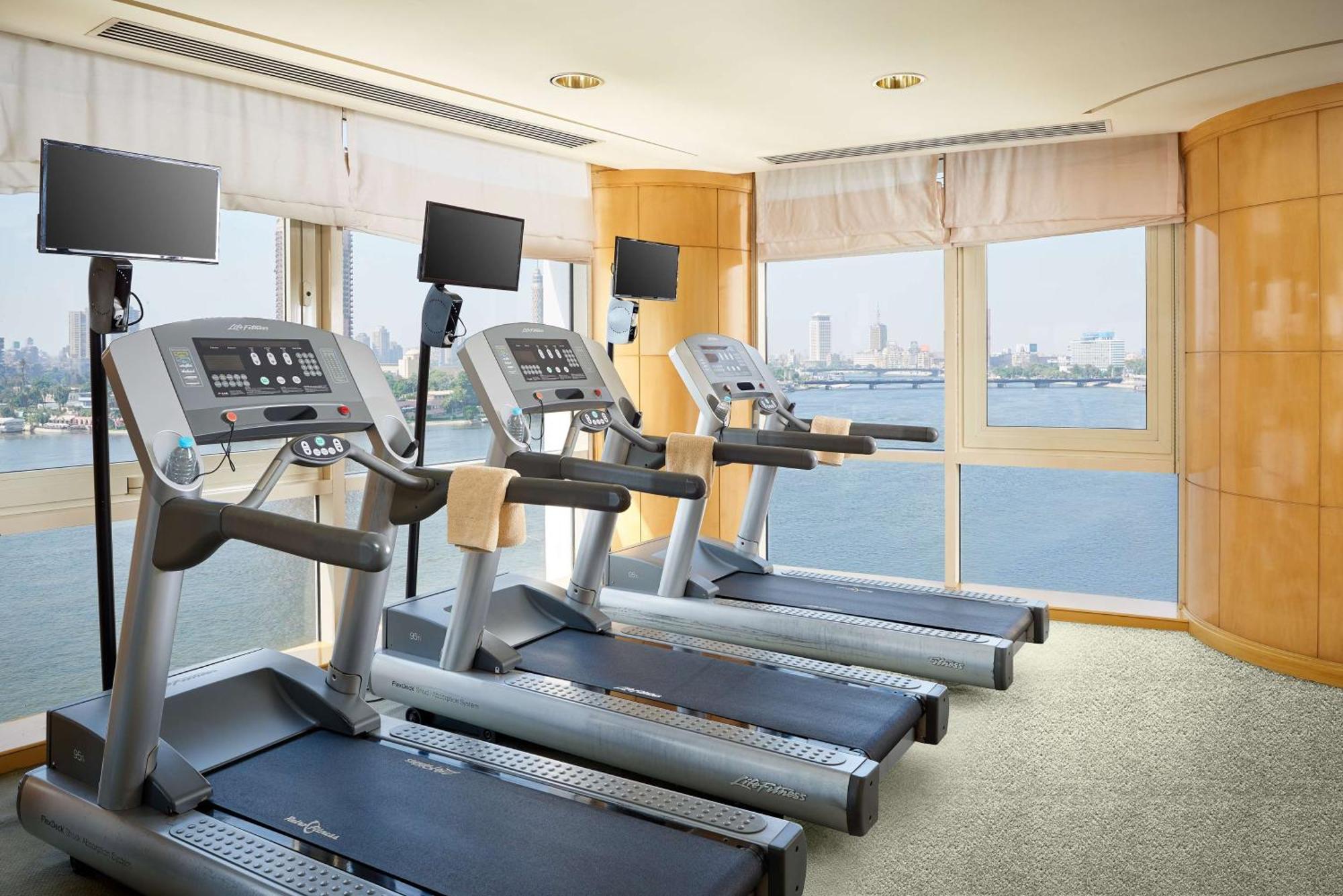 מלון Hilton Cairo Grand Nile מראה חיצוני תמונה The gym at the hotel