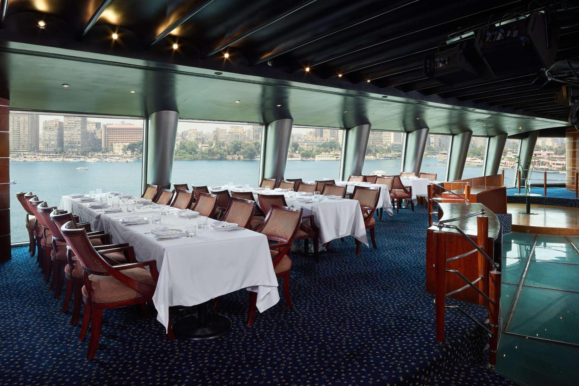 מלון Hilton Cairo Grand Nile מראה חיצוני תמונה The interior of the restaurant