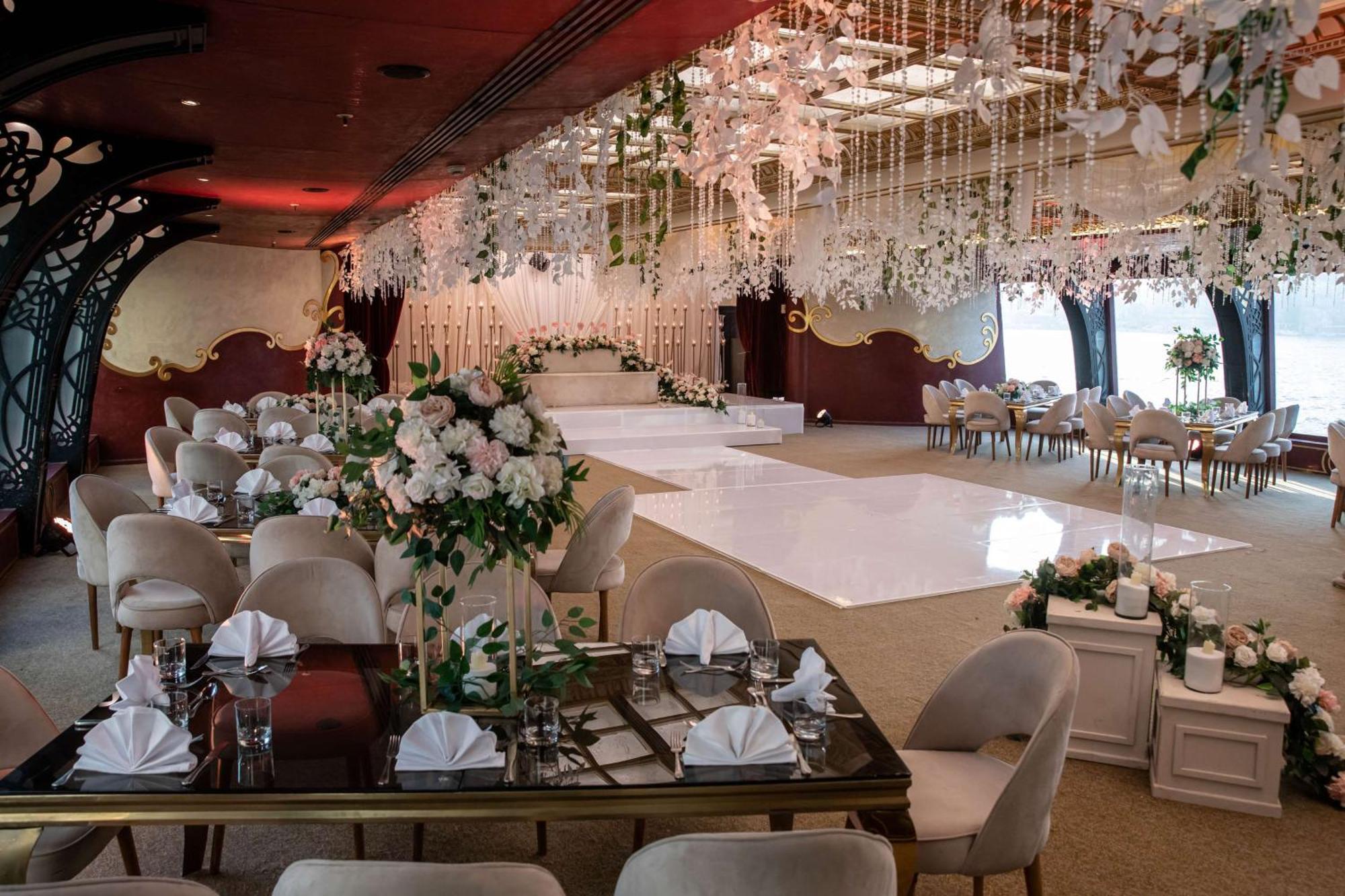 מלון Hilton Cairo Grand Nile מראה חיצוני תמונה The ballroom at the Ritz-Carlton, DIFC