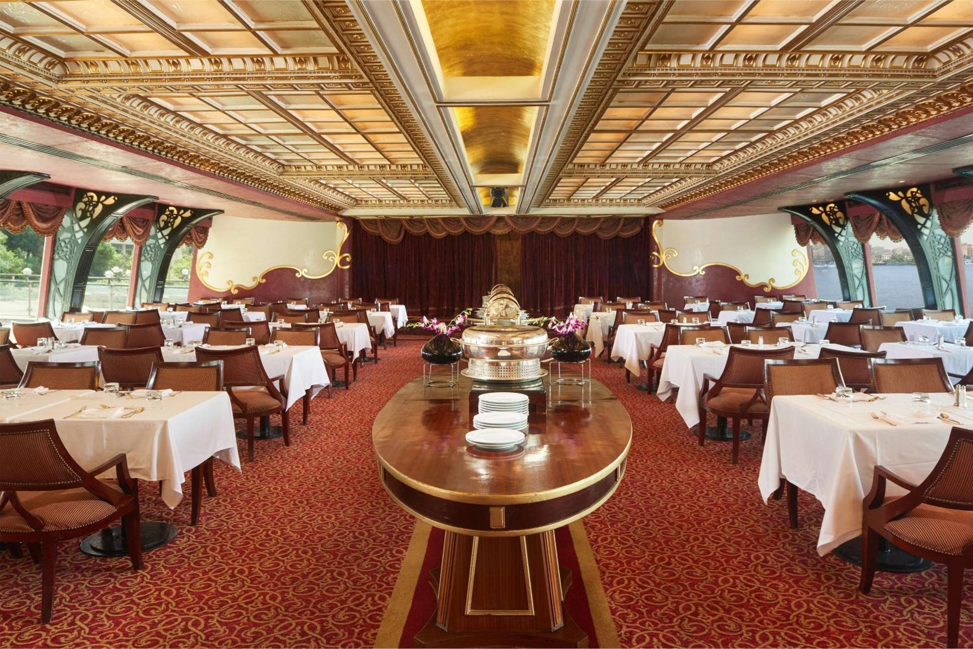 מלון Hilton Cairo Grand Nile מראה חיצוני תמונה The interior of the restaurant