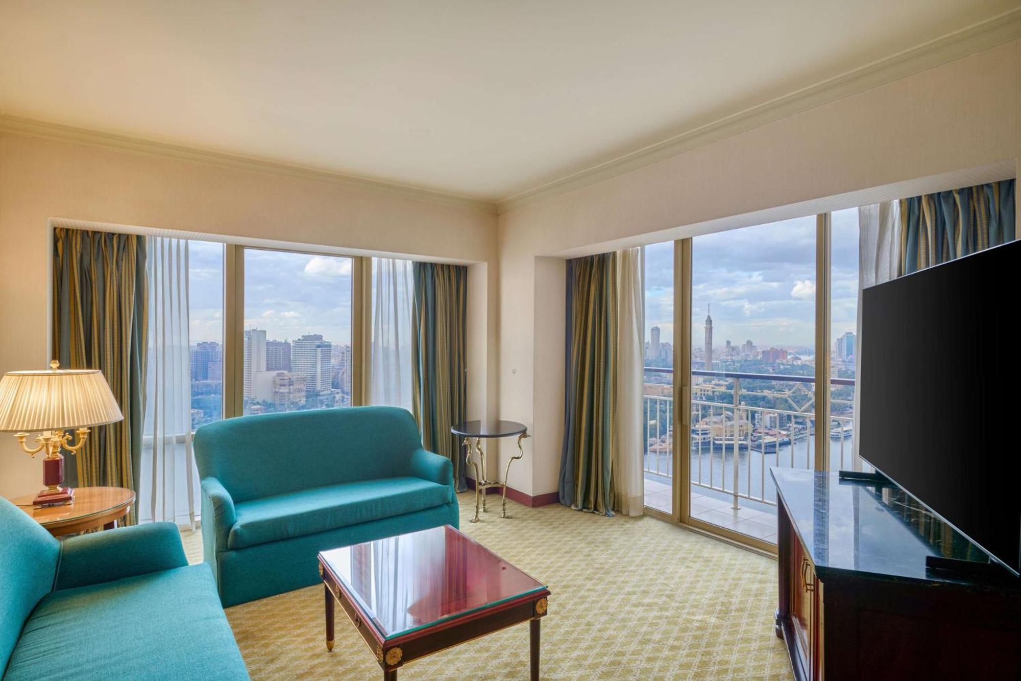 מלון Hilton Cairo Grand Nile מראה חיצוני תמונה A suite at the hotel